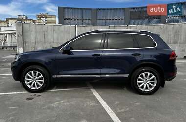 Внедорожник / Кроссовер Volkswagen Touareg 2012 в 