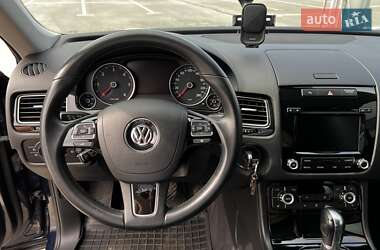 Внедорожник / Кроссовер Volkswagen Touareg 2012 в 