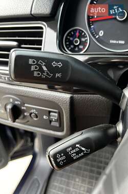 Внедорожник / Кроссовер Volkswagen Touareg 2012 в 