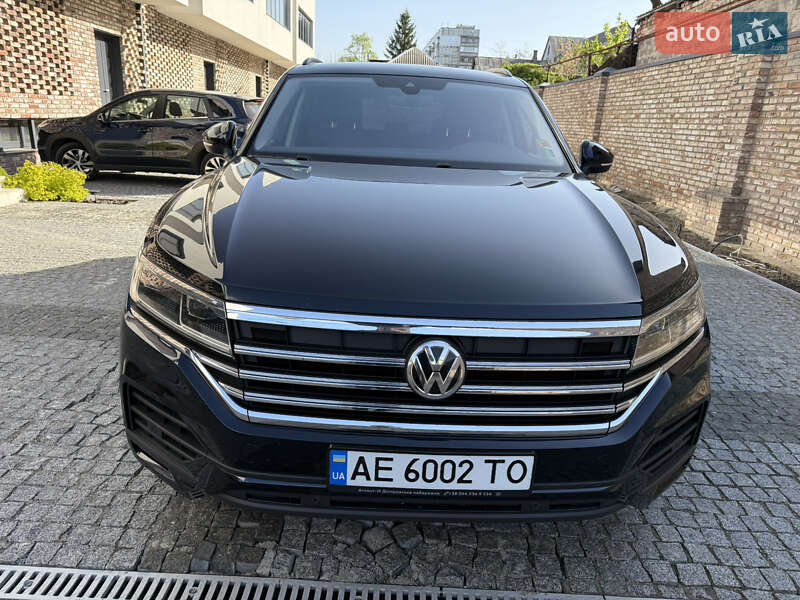 Позашляховик / Кросовер Volkswagen Touareg 2019 в 