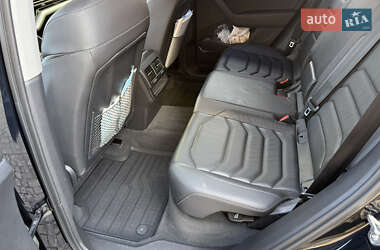Позашляховик / Кросовер Volkswagen Touareg 2019 в 