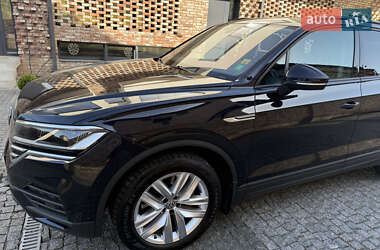 Позашляховик / Кросовер Volkswagen Touareg 2019 в 