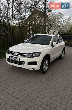 Внедорожник / Кроссовер Volkswagen Touareg 2011 в 