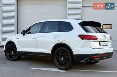 Позашляховик / Кросовер Volkswagen Touareg 2019 в 