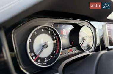 Позашляховик / Кросовер Volkswagen Touareg 2019 в 