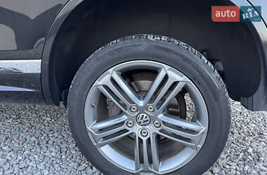 Внедорожник / Кроссовер Volkswagen Touareg 2015 в 