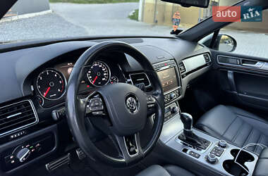 Внедорожник / Кроссовер Volkswagen Touareg 2015 в 