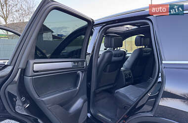 Внедорожник / Кроссовер Volkswagen Touareg 2015 в 