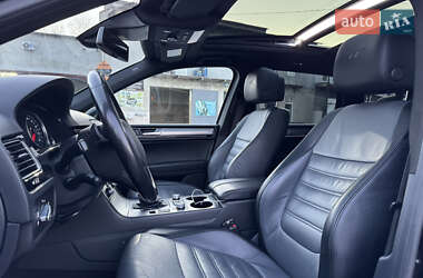 Внедорожник / Кроссовер Volkswagen Touareg 2015 в 
