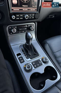 Внедорожник / Кроссовер Volkswagen Touareg 2015 в 