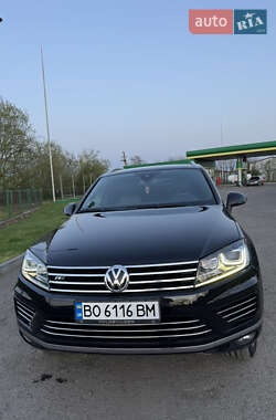 Внедорожник / Кроссовер Volkswagen Touareg 2015 в 