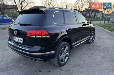 Внедорожник / Кроссовер Volkswagen Touareg 2015 в 