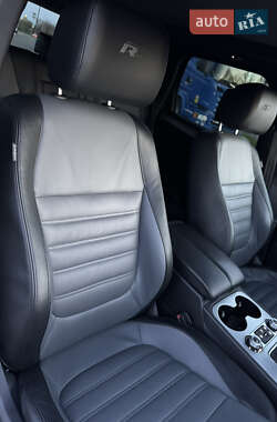 Внедорожник / Кроссовер Volkswagen Touareg 2015 в 