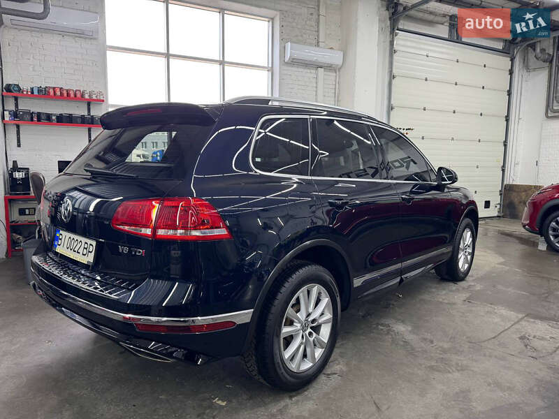 Позашляховик / Кросовер Volkswagen Touareg 2018 в 