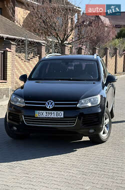 Позашляховик / Кросовер Volkswagen Touareg 2012 в 