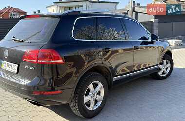 Позашляховик / Кросовер Volkswagen Touareg 2012 в 
