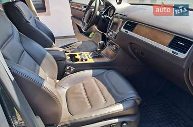 Внедорожник / Кроссовер Volkswagen Touareg 2013 в 