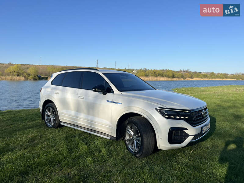 Позашляховик / Кросовер Volkswagen Touareg 2019 в Первомайську