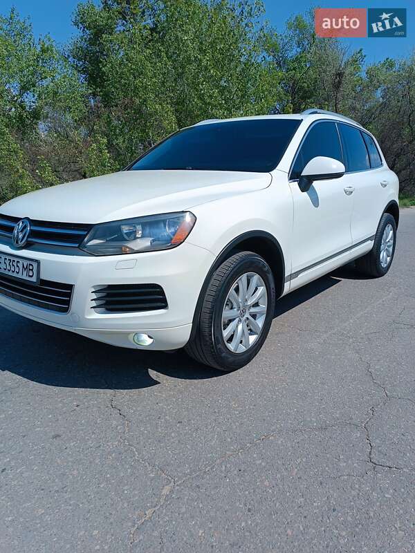 Внедорожник / Кроссовер Volkswagen Touareg 2011 в Днепре