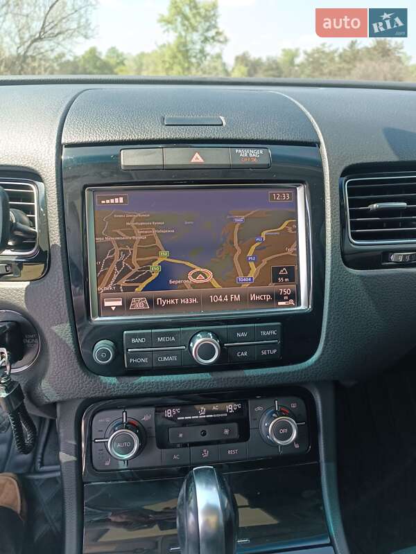 Внедорожник / Кроссовер Volkswagen Touareg 2011 в Днепре