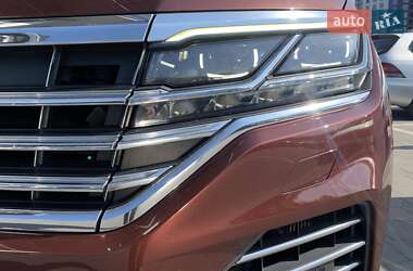 Внедорожник / Кроссовер Volkswagen Touareg 2019 в 
