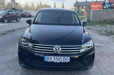 Внедорожник / Кроссовер Volkswagen Touareg 2015 в Каменец-Подольском