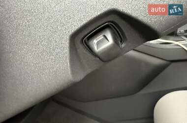 Позашляховик / Кросовер Volkswagen Touareg 2023 в 
