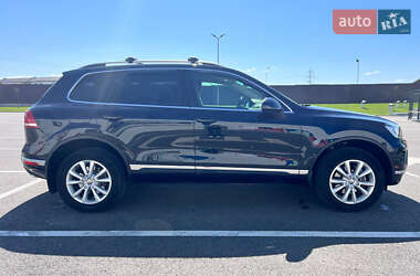 Позашляховик / Кросовер Volkswagen Touareg 2016 в 