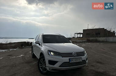 Внедорожник / Кроссовер Volkswagen Touareg 2015 в 