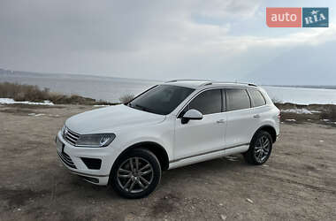 Внедорожник / Кроссовер Volkswagen Touareg 2015 в 