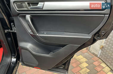 Внедорожник / Кроссовер Volkswagen Touareg 2012 в 