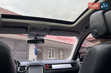Внедорожник / Кроссовер Volkswagen Touareg 2012 в 