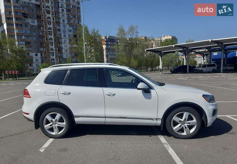 Позашляховик / Кросовер Volkswagen Touareg 2013 в Києві фото 6 Позашляховик / Кросовер Volkswagen Touareg 2013 в Києві