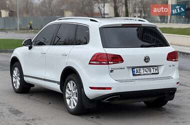 Позашляховик / Кросовер Volkswagen Touareg 2013 в 