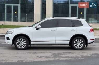 Позашляховик / Кросовер Volkswagen Touareg 2013 в 