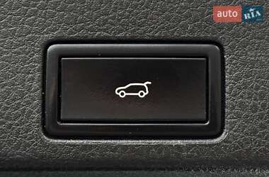 Позашляховик / Кросовер Volkswagen Touareg 2013 в 