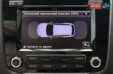Позашляховик / Кросовер Volkswagen Touareg 2013 в 