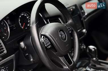 Позашляховик / Кросовер Volkswagen Touareg 2013 в 