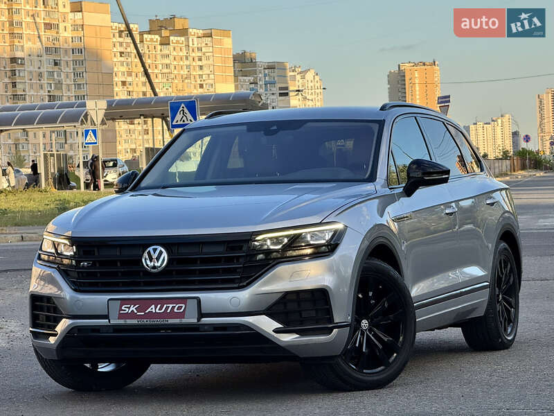 Позашляховик / Кросовер Volkswagen Touareg 2018 в 