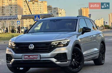 Позашляховик / Кросовер Volkswagen Touareg 2018 в 