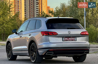 Позашляховик / Кросовер Volkswagen Touareg 2018 в 