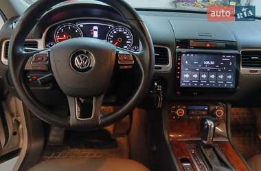 Внедорожник / Кроссовер Volkswagen Touareg 2012 в 