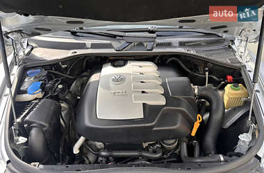 Позашляховик / Кросовер Volkswagen Touareg 2008 в 