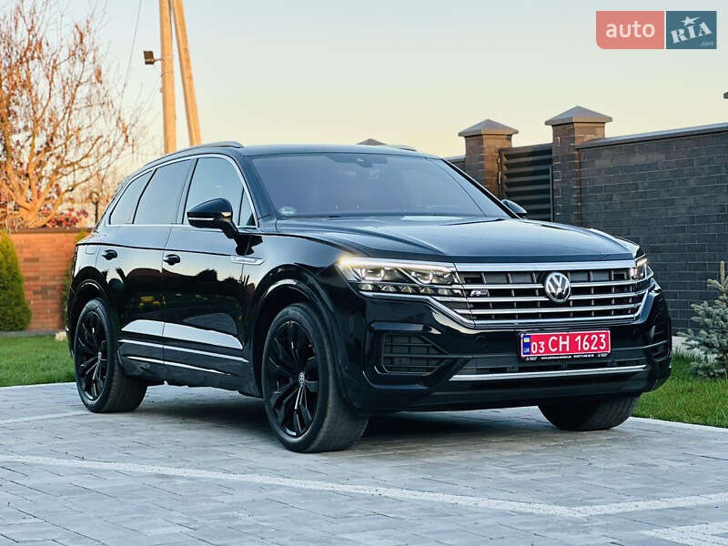Позашляховик / Кросовер Volkswagen Touareg 2019 в 