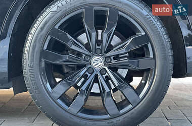 Позашляховик / Кросовер Volkswagen Touareg 2019 в 
