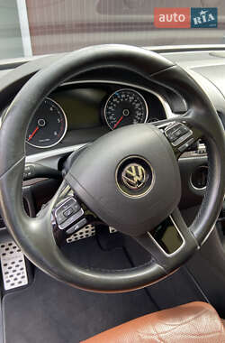 Позашляховик / Кросовер Volkswagen Touareg 2016 в 