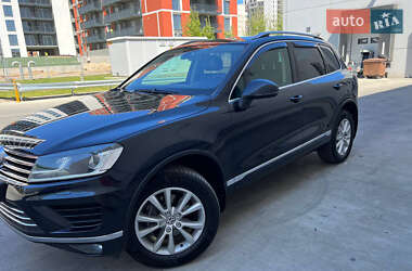 Позашляховик / Кросовер Volkswagen Touareg 2016 в 