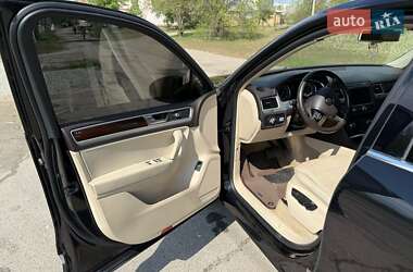 Позашляховик / Кросовер Volkswagen Touareg 2015 в 
