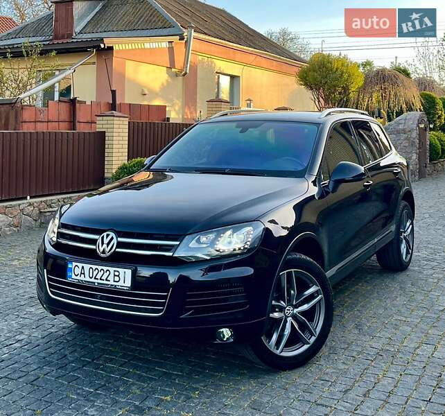 Внедорожник / Кроссовер Volkswagen Touareg 2012 в 