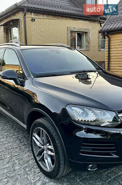 Внедорожник / Кроссовер Volkswagen Touareg 2012 в 